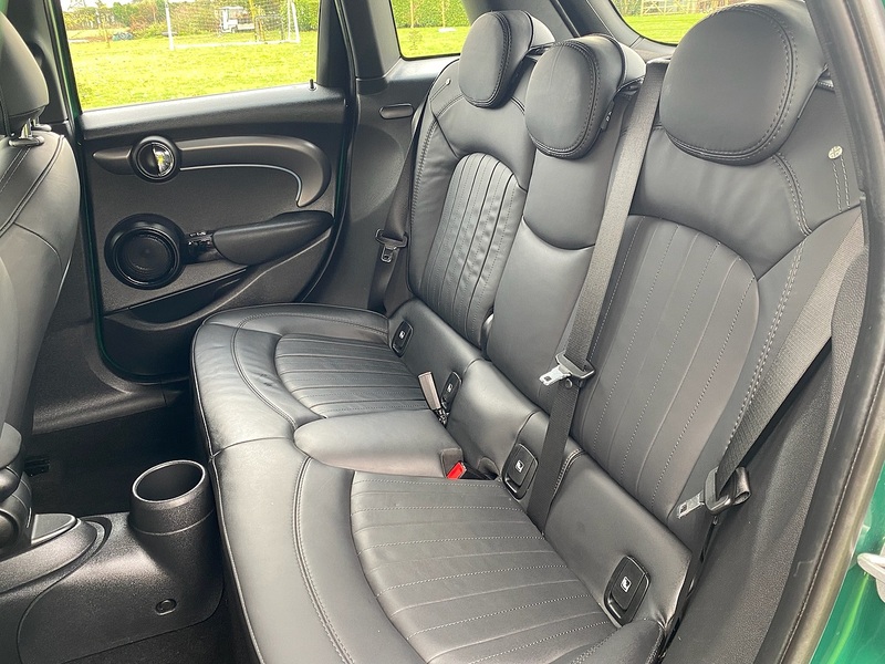 MINI 1.5 Cooper Exclusive Hatchback 5dr Petrol Steptronic Euro 6 (s/s) (136 ps)