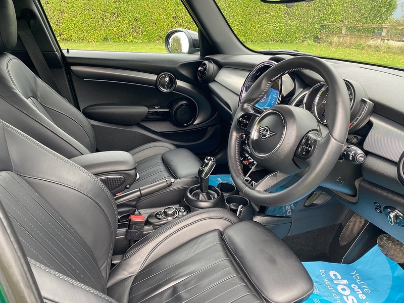 MINI 1.5 Cooper Exclusive Hatchback 5dr Petrol Steptronic Euro 6 (s/s) (136 ps)