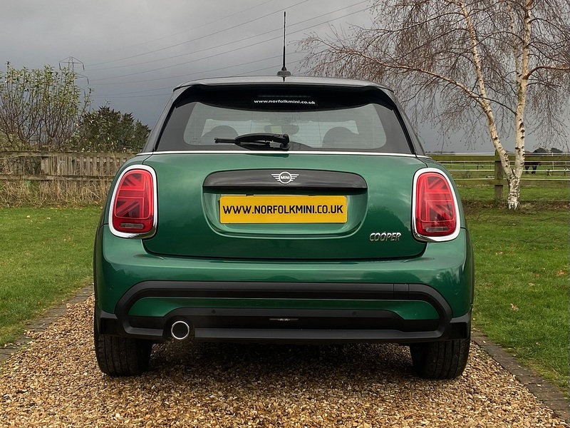MINI 1.5 Cooper Exclusive Hatchback 5dr Petrol Steptronic Euro 6 (s/s) (136 ps)