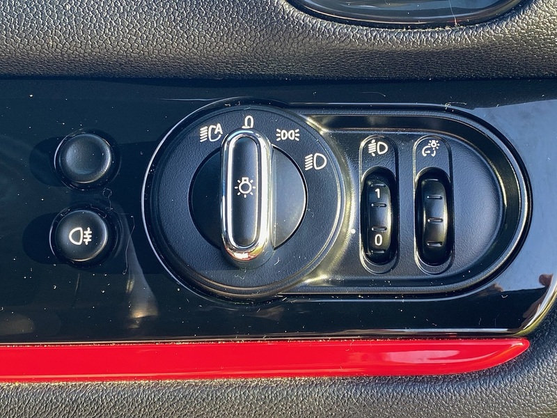 MINI 1.5 Cooper Sport SUV 5dr Petrol Manual Euro 6 (s/s) (136 ps)