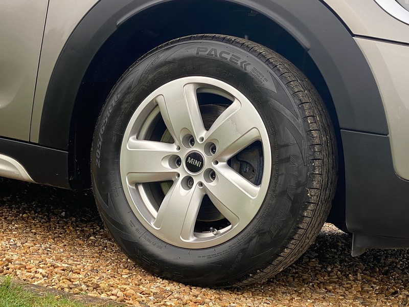 MINI 2.0 Cooper D SUV 5dr Diesel Manual Euro 6 (s/s) (150 ps)