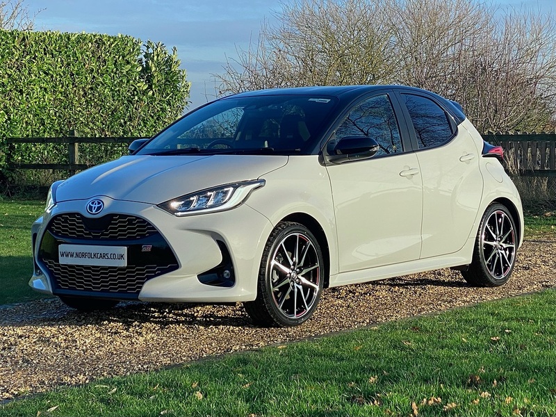 Toyota 1.5 VVT-h GR SPORT Hatchback 5dr Petrol Hybrid E-CVT Euro 6 (s/s) (116 ps)