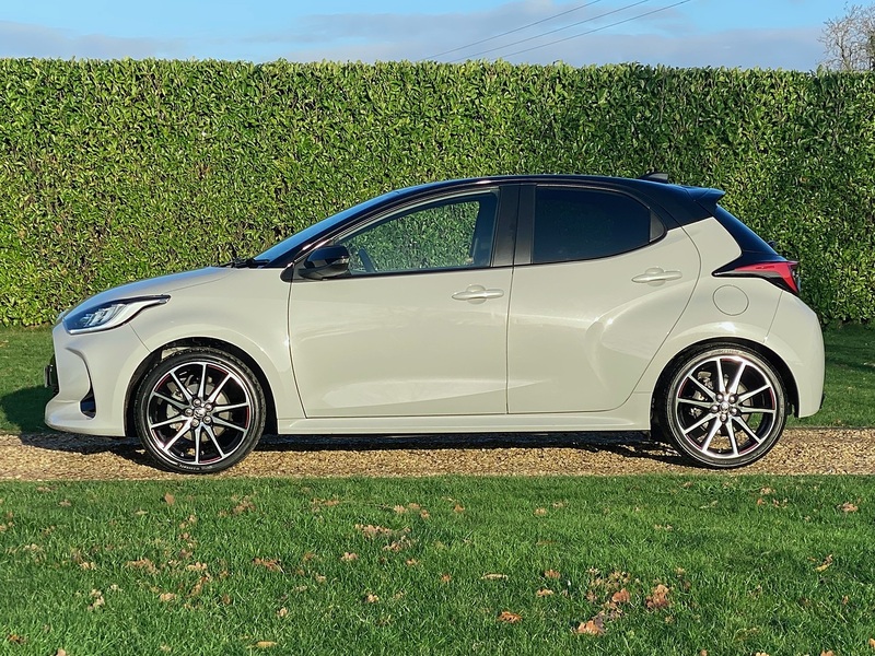 Toyota 1.5 VVT-h GR SPORT Hatchback 5dr Petrol Hybrid E-CVT Euro 6 (s/s) (116 ps)