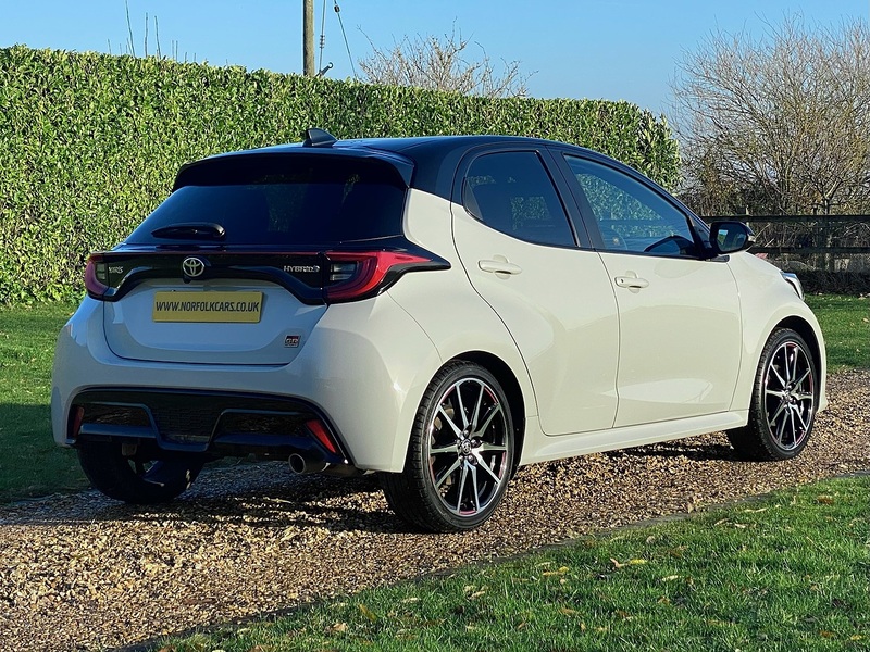 Toyota 1.5 VVT-h GR SPORT Hatchback 5dr Petrol Hybrid E-CVT Euro 6 (s/s) (116 ps)