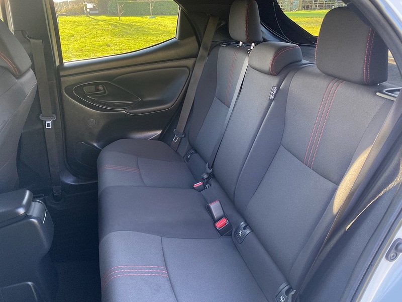 Toyota 1.5 VVT-h GR SPORT Hatchback 5dr Petrol Hybrid E-CVT Euro 6 (s/s) (116 ps)