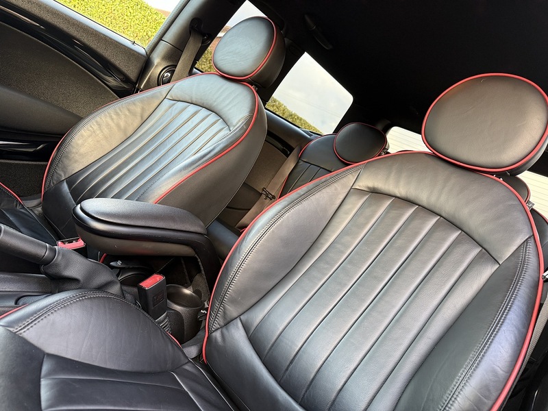 MINI 1.6 John Cooper Works Estate 5dr Petrol Manual Euro 5 (211 ps)