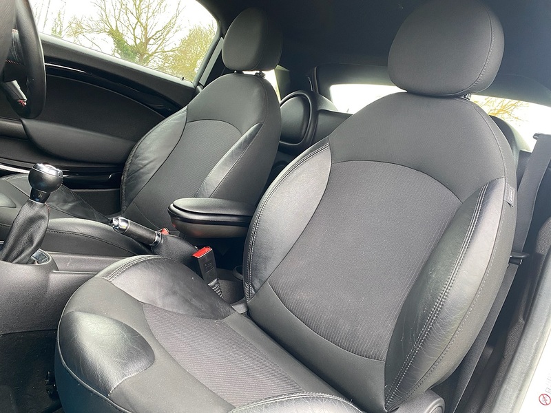 MINI 1.6 Cooper Coupe 2dr Petrol Manual Euro 5 (s/s) (122 ps)