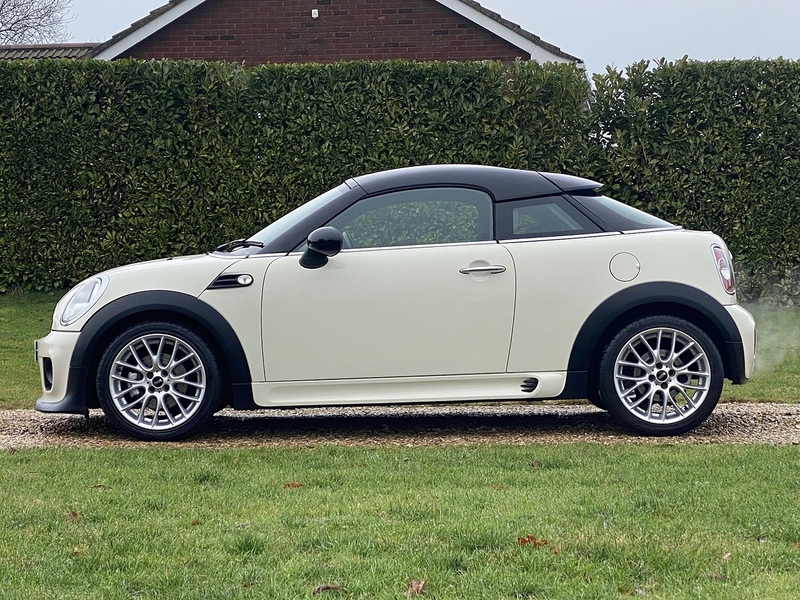MINI 1.6 Cooper Coupe 2dr Petrol Manual Euro 5 (s/s) (122 ps)