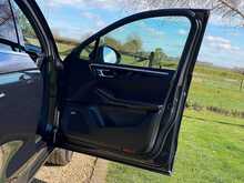 Porsche Macan T V6 S - U2313