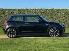 MINI Hatch Cooper Exclusive - U2314