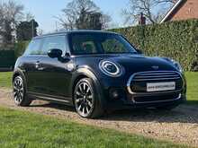 MINI Hatch Cooper Exclusive - U2314