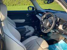 MINI Hatch Cooper Exclusive - U2314