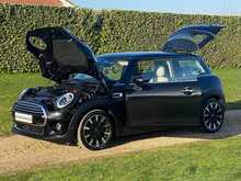 MINI Hatch Cooper Exclusive - U2314