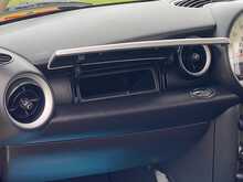 MINI Hatch Cooper D - U2340