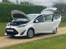 Toyota Aqua  - U2353