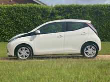 Toyota AYGO VVT-i x-pression - U2356