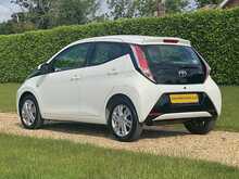 Toyota AYGO VVT-i x-pression - U2356