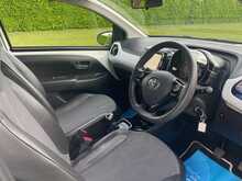 Toyota AYGO VVT-i x-pression - U2356