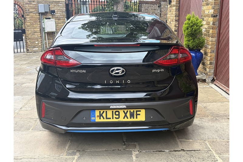 Hyundai 1.6 h-GD GPFi 8.9kWh Premium SE Hatchback 5dr Petrol Plug-in Hybrid DCT Euro 6 (s/s) (141 ps)