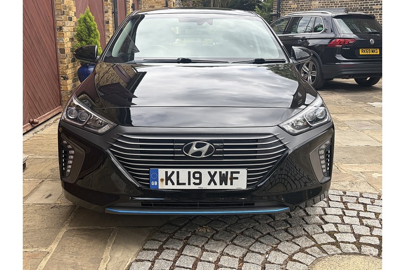 Hyundai 1.6 h-GD GPFi 8.9kWh Premium SE Hatchback 5dr Petrol Plug-in Hybrid DCT Euro 6 (s/s) (141 ps)
