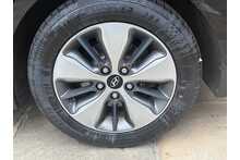 Hyundai 1.6 h-GD GPFi 8.9kWh Premium SE Hatchback 5dr Petrol Plug-in Hybrid DCT Euro 6 (s/s) (141 ps)