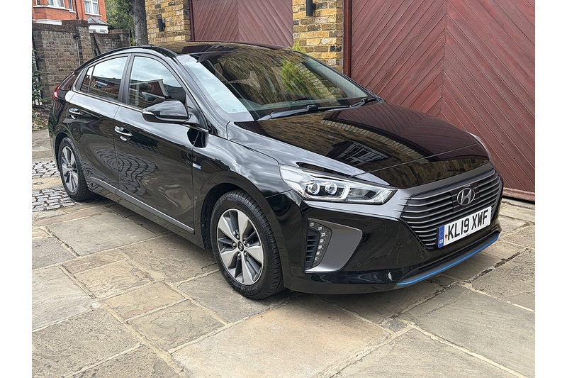 Hyundai 1.6 h-GD GPFi 8.9kWh Premium SE Hatchback 5dr Petrol Plug-in Hybrid DCT Euro 6 (s/s) (141 ps)