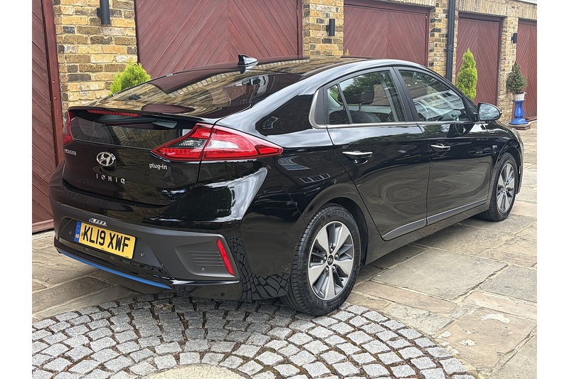 Hyundai 1.6 h-GD GPFi 8.9kWh Premium SE Hatchback 5dr Petrol Plug-in Hybrid DCT Euro 6 (s/s) (141 ps)