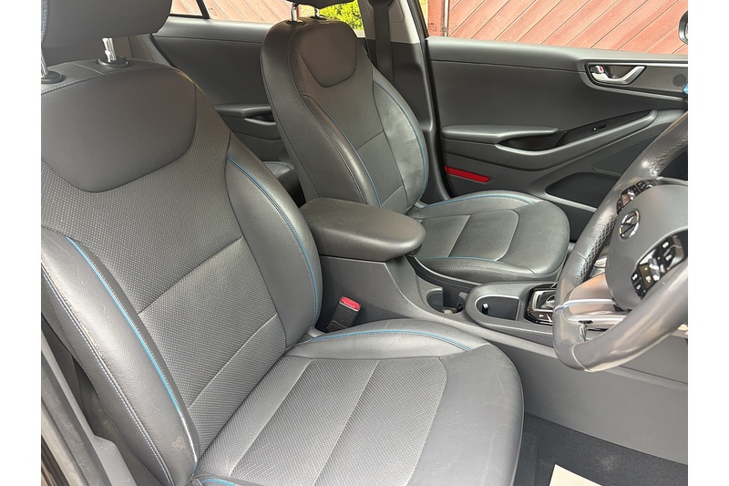 Hyundai 1.6 h-GD GPFi 8.9kWh Premium SE Hatchback 5dr Petrol Plug-in Hybrid DCT Euro 6 (s/s) (141 ps)