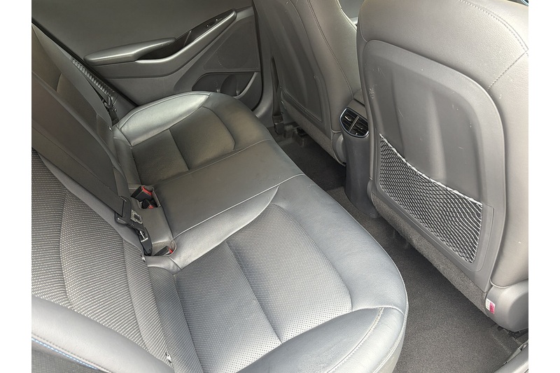 Hyundai 1.6 h-GD GPFi 8.9kWh Premium SE Hatchback 5dr Petrol Plug-in Hybrid DCT Euro 6 (s/s) (141 ps)