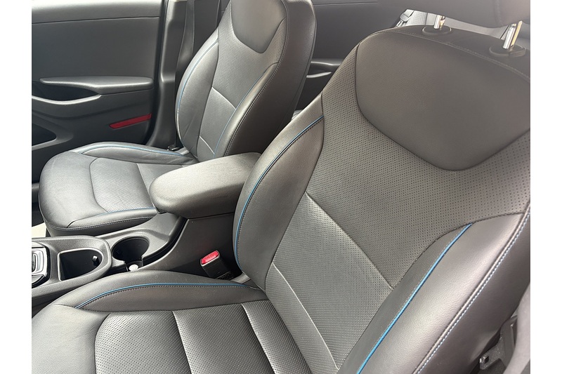 Hyundai 1.6 h-GD GPFi 8.9kWh Premium SE Hatchback 5dr Petrol Plug-in Hybrid DCT Euro 6 (s/s) (141 ps)