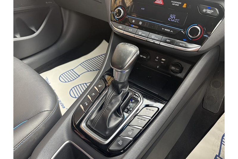 Hyundai 1.6 h-GD GPFi 8.9kWh Premium SE Hatchback 5dr Petrol Plug-in Hybrid DCT Euro 6 (s/s) (141 ps)