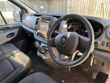 Renault Trafic dCi ENERGY 27 Business Wheelchair Access Vehicle