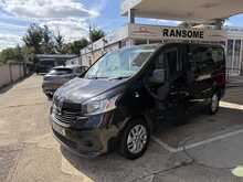 Renault Trafic dCi 27 Sport 4 Seat + Wheelchair/Scooter