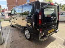 Renault Trafic dCi 27 Sport 4 Seat + Wheelchair/Scooter