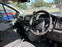 Renault Trafic dCi 27 Sport 4 Seat + Wheelchair/Scooter