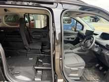 NEW SHAPE Peugeot Rifter BlueHDi Allure