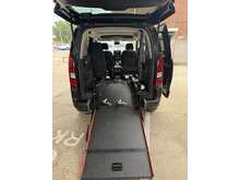 NEW SHAPE Peugeot Rifter BlueHDi Allure