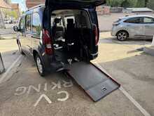 Peugeot Rifter PureTech Allure Premium AUTO PETROL