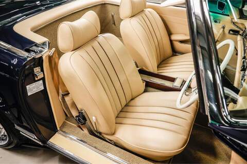 Mercedes-Benz W113 2.8 2dr Convertible 6-Speed Manual Petrol