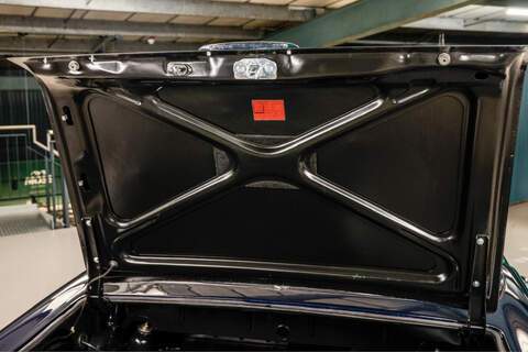 Mercedes-Benz W113 2.8 2dr Convertible 6-Speed Manual Petrol