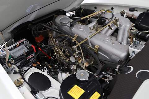 Mercedes-Benz 230SL W113 2.3 Roadster AUTOMATIC PETROL