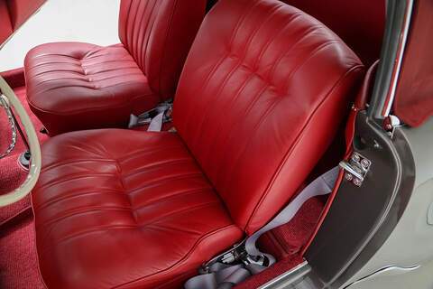 Mercedes Roadster 1.9 2dr Convertible Manual Petrol