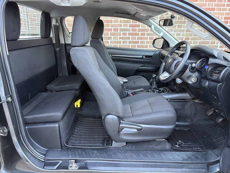 Toyota Active 4Wd D-4D Extra Cab 2.4 4dr Pick Up Manual Diesel