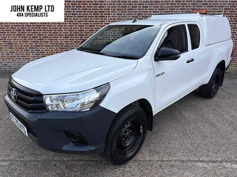 2.4 D-4D Active Extra Cab Pickup 4dr Diesel Manual 4WD Euro 6 (s/s) (150 ps)