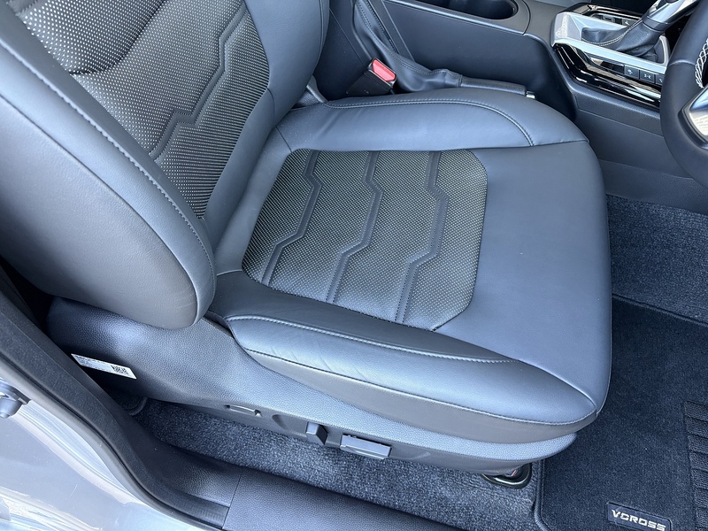 Isuzu 1.9 TD V-Cross 4dr Diesel Automatic 4WD Euro 6 (s/s) (164 ps)