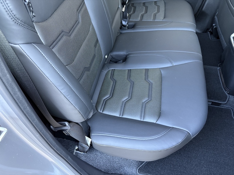 Isuzu 1.9 TD V-Cross 4dr Diesel Automatic 4WD Euro 6 (s/s) (164 ps)