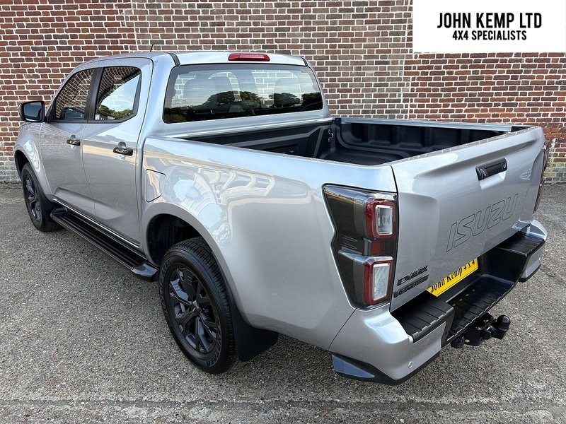 Isuzu 1.9 TD V-Cross 4dr Diesel Automatic 4WD Euro 6 (s/s) (164 ps)
