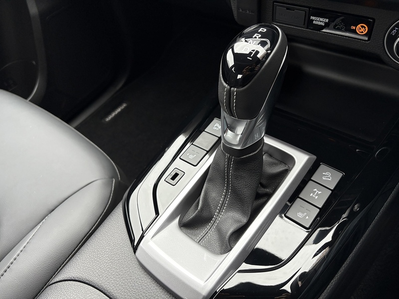 Isuzu 1.9 TD V-Cross 4dr Diesel Automatic 4WD Euro 6 (s/s) (164 ps)