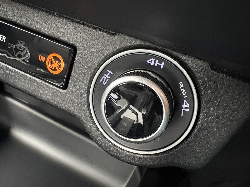 Isuzu 1.9 TD V-Cross 4dr Diesel Automatic 4WD Euro 6 (s/s) (164 ps)