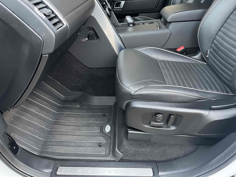 Land Rover 3.0 D300 MHEV HSE SUV 5dr Diesel Auto 4WD Euro 6 (s/s) (300 ps)